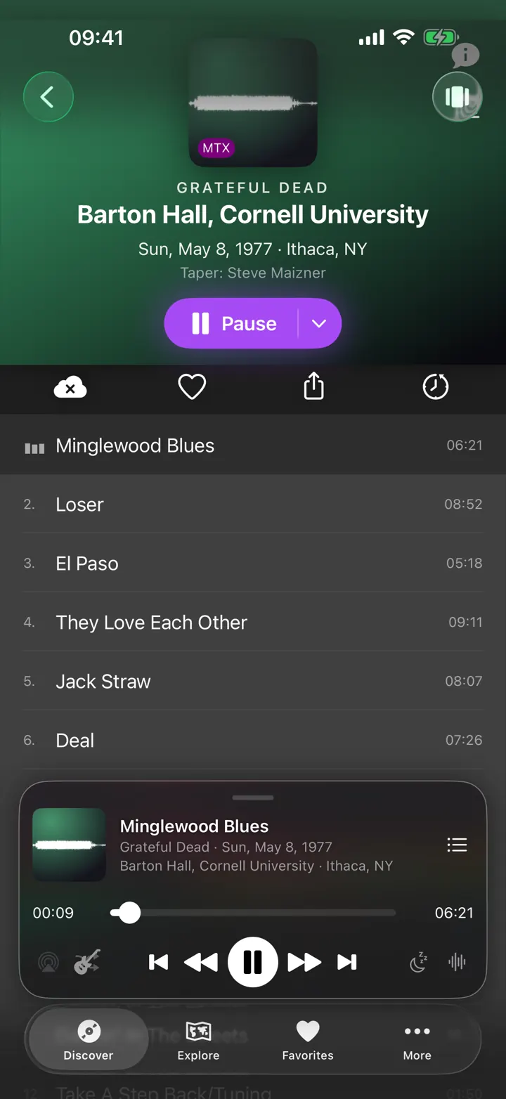 A show playing, with its track list and the player controls.